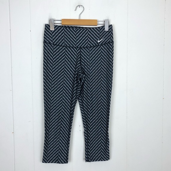 Nike Legend 2.0 Dri Fit Zig-Zag Capri Leggings Sz S - Picture 3 of 14